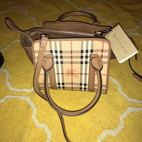 Burberry Purse - Picture 2 of 2